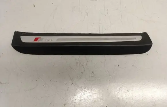 Audi Q7 4L Rear sill trim cover 4L0853376E