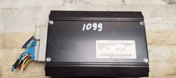 Pontiac Vibe Sound amplifier 8628001030