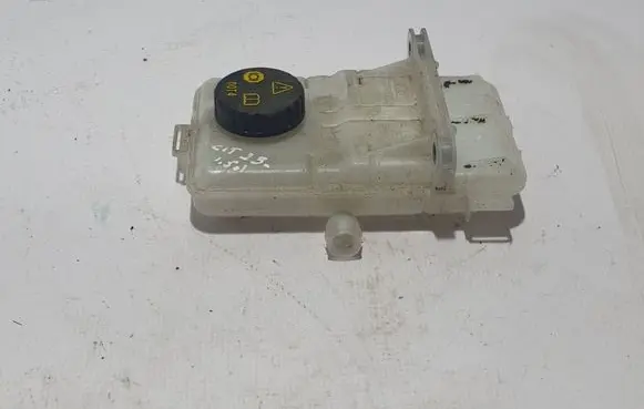 Brake fluid reservoir