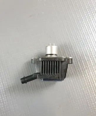 Volkswagen Golf VII Camshaft vanos timing valve 04E906048A