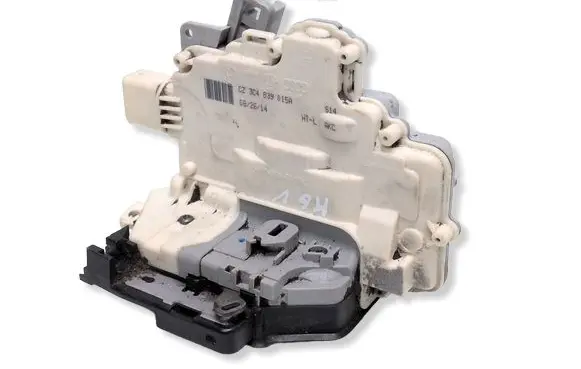 Volkswagen PASSAT B7 Rear door lock 3C4839015A