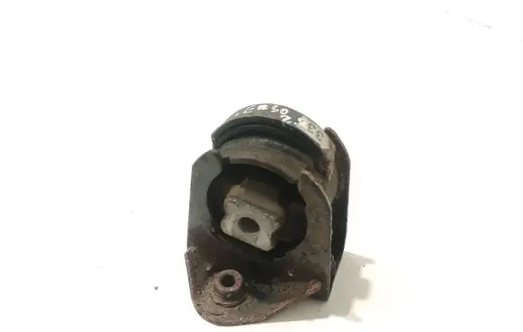 Toyota Corolla Verso E121 Engine mount bracket