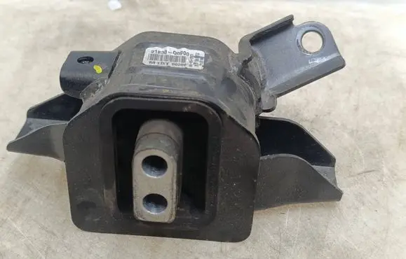 Hyundai Bayon Engine mount bracket 21830Q0000 M10T0029B