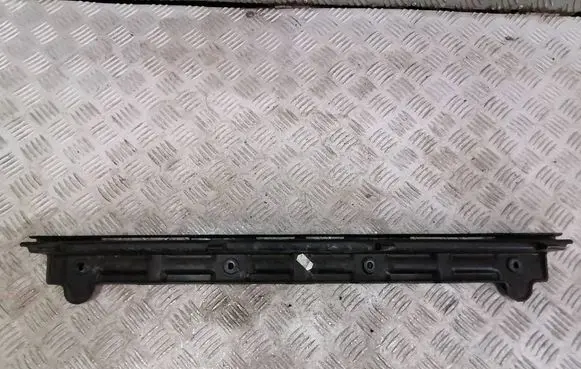 Rear bumper mounting bracket