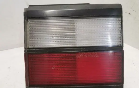 Volkswagen PASSAT B3 Tailgate rear/tail lights 333945108 333945259