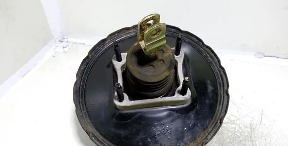 Hyundai Matrix Brake booster