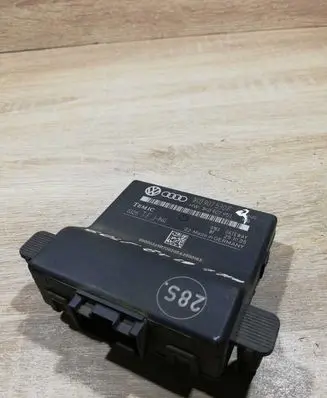 Volkswagen Golf V Gateway control module 1K0907530F