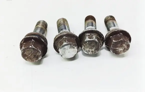 Volvo V60 Nuts/bolts 