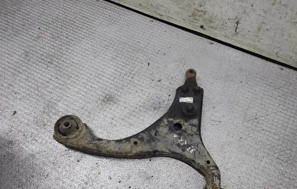 Hyundai i30 Front lower control arm/wishbone