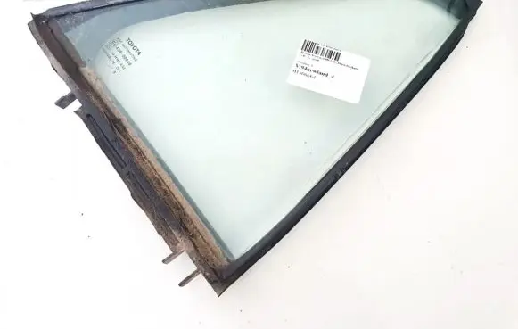 Toyota Avensis T270 Rear vent window glass 