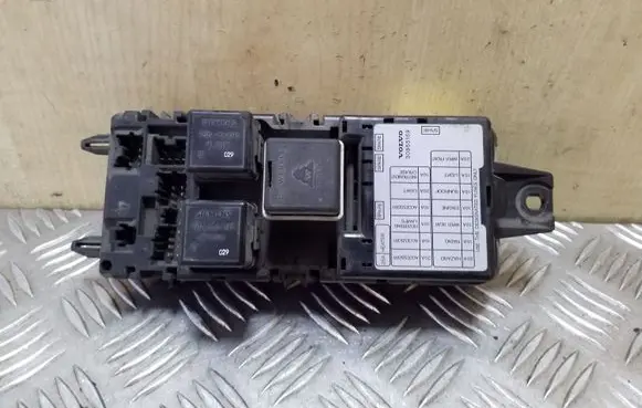 Volvo S40, V40 Fuse module 30865169