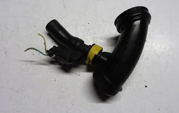 Citroen DS4 Intercooler hose/pipe 9683725080