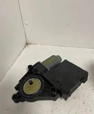 Volkswagen Golf VI Front door window regulator motor 1K0959702AM 1K0959792Q HW008SW20XX