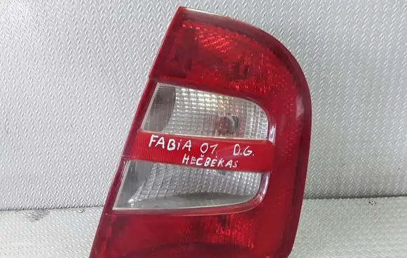 Skoda Fabia Mk1 (6Y) Rear/tail lights ZSB6Y6945096