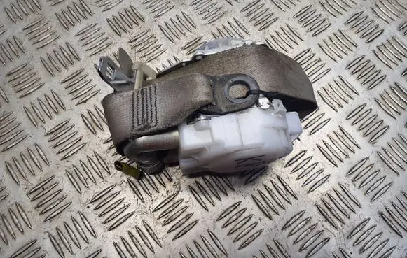Toyota Avensis T270 Front seatbelt