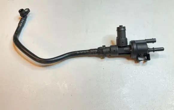 BMW 4 F36 Gran coupe Fuel tank valve 0280142544 7649957
