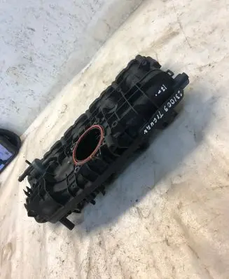 Volkswagen Tiguan Intake manifold 06l133201