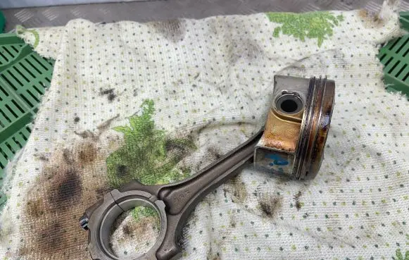 Piston