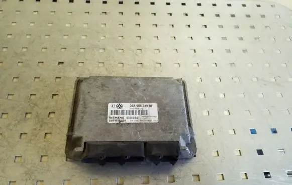 Volkswagen Golf IV Engine control unit/module 06A906019BF 5WP485804