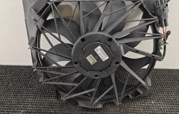 BMW Z4 E85 E86 Electric radiator cooling fan 75789022