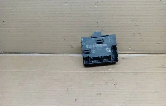Volkswagen PASSAT B8 Door control unit/module 5Q0959592E 5Q0959592B