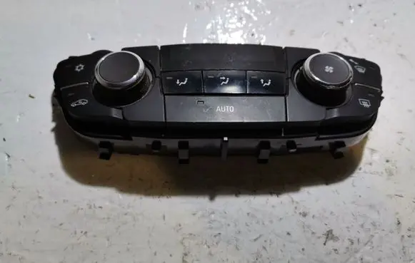 Opel Insignia A Climate control unit 13273095