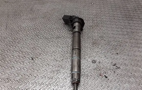 Audi A6 S6 C6 4F Fuel injector 059130277AJ 0445115054