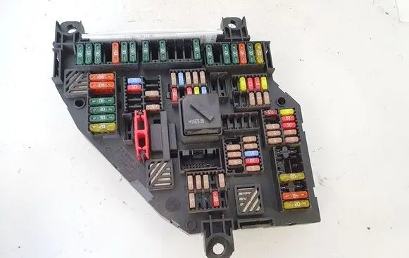 BMW 5 F10 F11 Fuse box set 016704991E