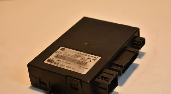 Volkswagen Touareg I Tow bar trailer control unit/module 8E0907383A