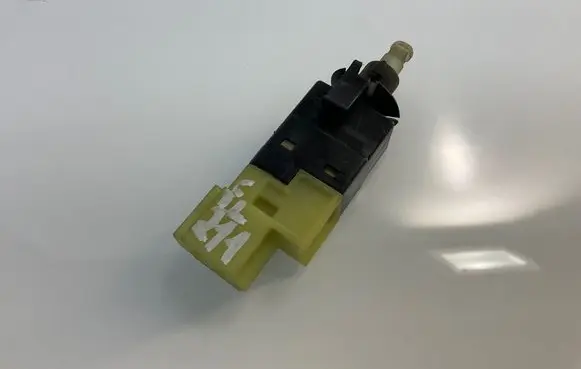 Mercedes-Benz E W211 Brake pedal sensor switch A0015454409 0015454409