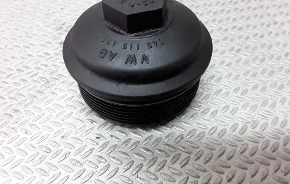 Volkswagen Polo IV 9N3 Oil filter cover 045115433B