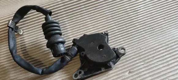 Volkswagen PASSAT B5 Gear selector 0501321902 55032004 090903B