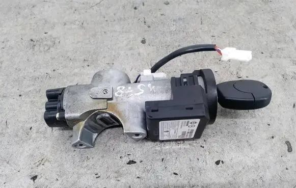 Nissan Almera N16 Ignition lock 28590C9918