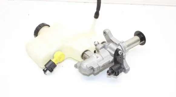 Volkswagen Polo VI Master brake cylinder