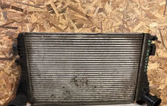Skoda Octavia Mk2 (1Z) Intercooler air channel guide 1K0145803L