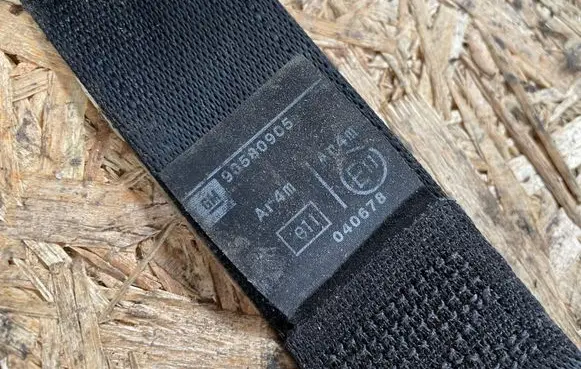 Opel Zafira A Third row seat belt 90580905