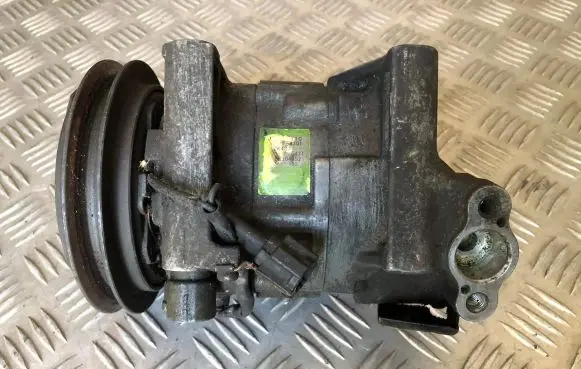 Nissan X-Trail T30 Air conditioning (A/C) compressor (pump) 2K432 5M301 81049521