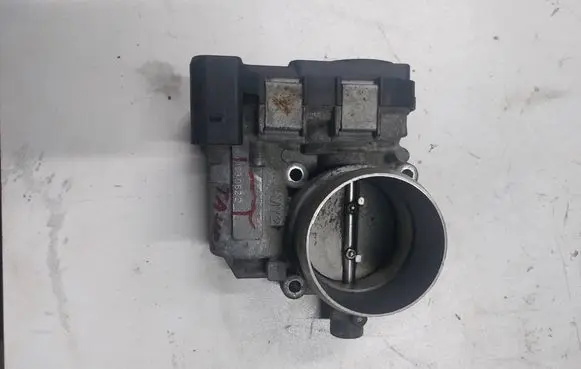Volkswagen Touran I Throttle valve 03C133062D