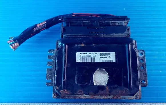 Renault Scenic I Engine control unit/module 8200059086 01263 8200044437