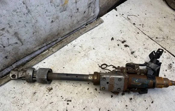 Audi A4 S4 B5 8D Steering wheel axle