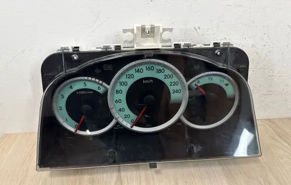 Toyota Corolla Verso AR10 Speedometer (instrument cluster) 838000F091 MB2574308260