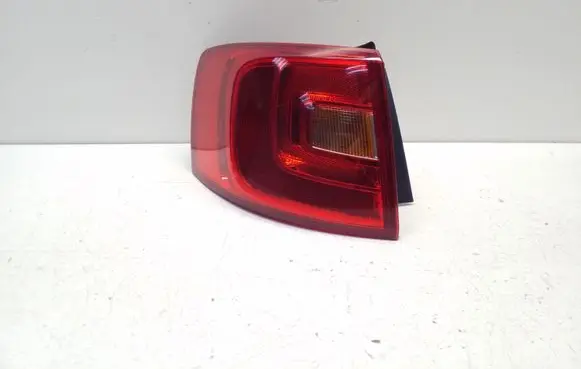 Volkswagen Jetta VI Rear/tail lights
