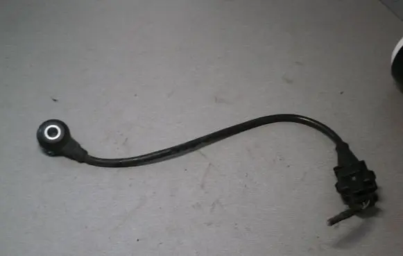 Detonation knock sensor