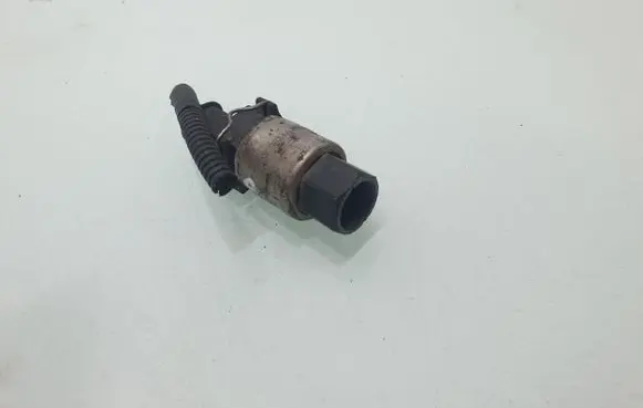 Volvo V50 Air conditioning (A/C) pressure sensor 30780427