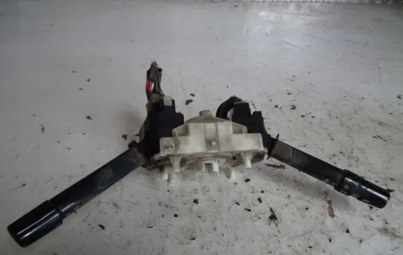 Honda CR-V Tailgate/trunk/boot open switch 
