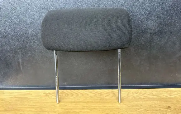 Opel Astra H Rear seat headrest 