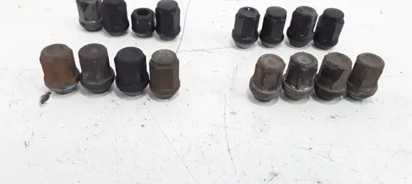 Toyota Corolla E120 E130 Nuts/bolts 