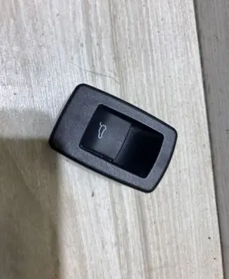 BMW X2 F39 Tailgate opening switch 9299447