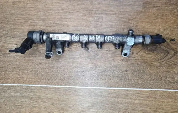 Volkswagen PASSAT B7 Fuel main line pipe 03L130089J