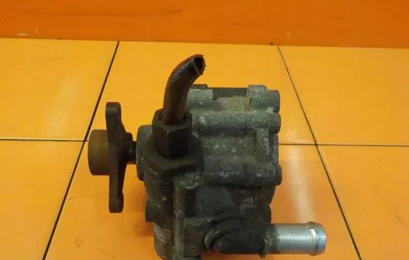 Renault Trafic II (X83) Power steering pump 7613955577